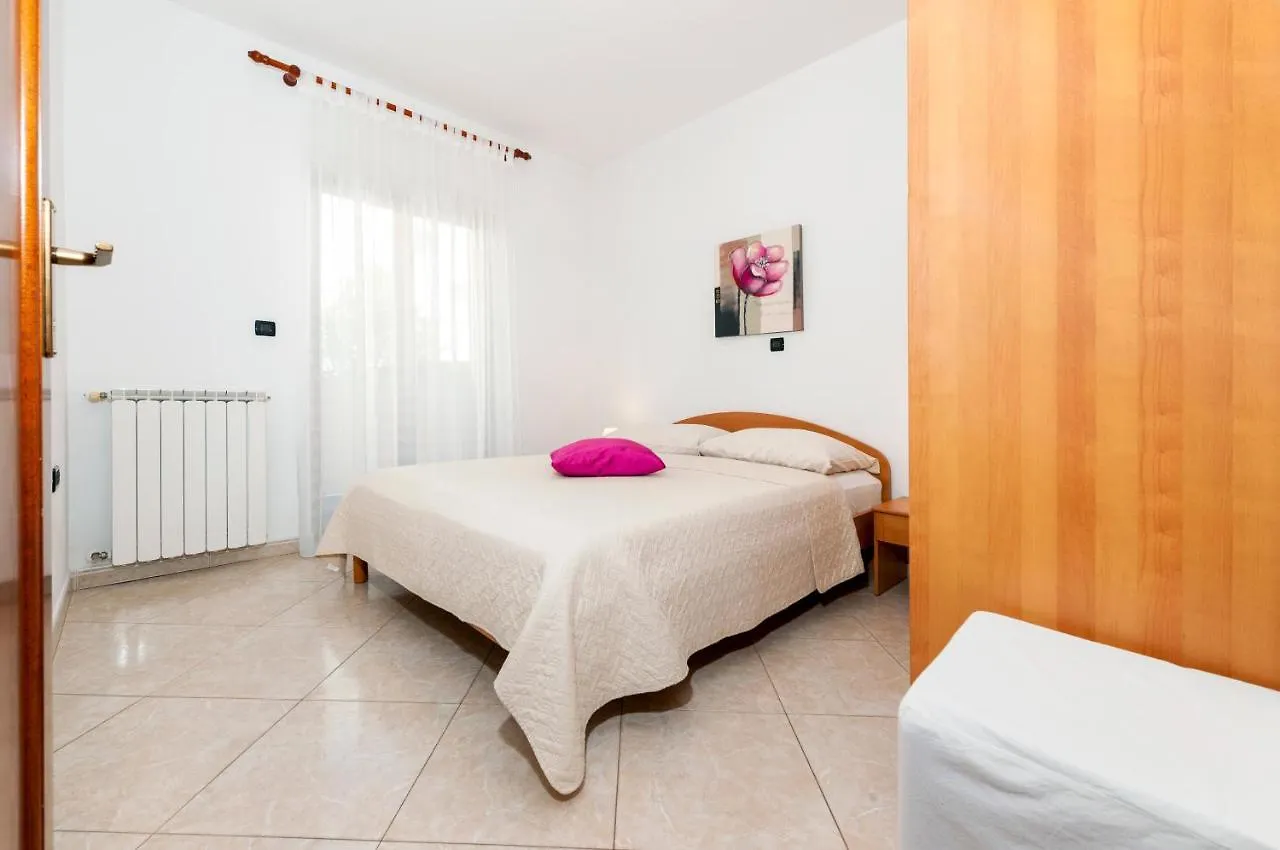 Apartments Lea Rovinj 0*,