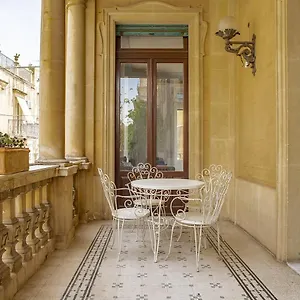 Cavour By Wonderful Italy , Noto Italia